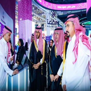 رئيس هيئة الطيران المدني يطلع على التقنيات والحلول المبتكرة في معرض ليب 2026