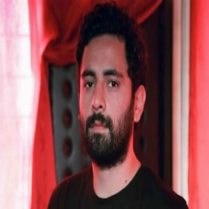 من اغتال «المطرب الشهير» وكل أفراد عائلته؟