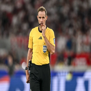 الألماني شتيجمان حكمًا لمباراة الهلال ونيوم