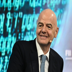 فيفا يؤكد ترشح إنفانتينو لانتخابات رئاسة الاتحاد