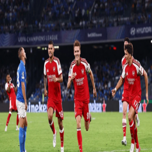 أوديجارد يقود أرسنال لفوز ثمين على نابولي في دوري الأبطال