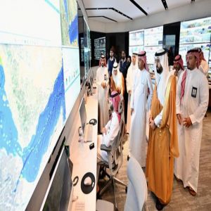 رئيس "الغذاء والدواء" يزور ميناء جدة الإسلامي ويطلع على العمليات التشغيلية