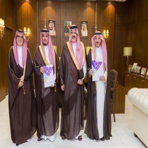 أمير حائل يرعى مراسم توقيع عقد مشروع المخيمات الصحراوية الفندقية