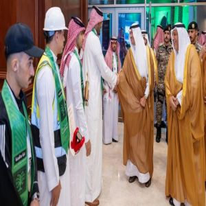 محافظ الأحساء يكرّم نخبة من الطلبة المتميزين في احتفال اليوم الوطني السعودي