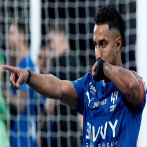 شكوك بشأن لحاق سالم الدوسري بكلاسيكو الاتحاد
