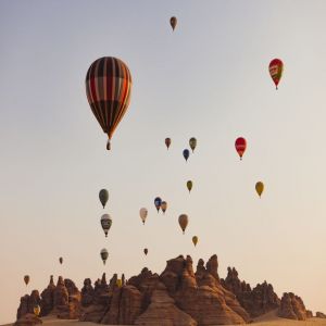مهرجان سماء العلا 2026 يعود بتجارب فلكية ومغامرات جوية استثنائية