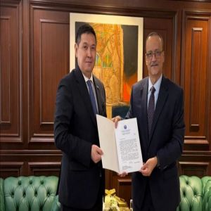 الأمين العام لمنظمة التعاون الإسلامي يبحث مع مندوب كازاخستان سبل تكثيف التعاون المشترك