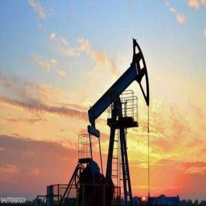 النفط يتماسك فوق 100 دولار