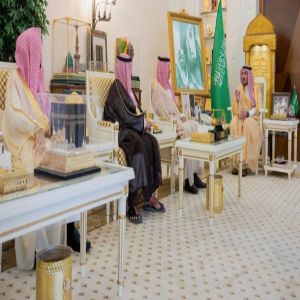 أمير منطقة القصيم يتسلّم التقرير السنوي لجمعية رعاية الأيتام ببريدة "أبناء" لعام 2025م