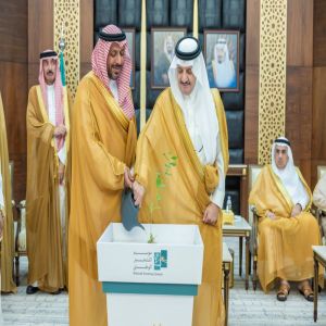أمير المنطقة الشرقية يدشّن موسم التشجير الوطني تحت شعار "جيل يغرس.. لوطن يزدهر"
