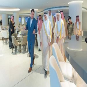 أمير المنطقة الشرقية يطّلع على مستجدات مشروع ملعب أرامكو