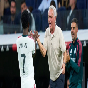 مورينيو يدعم فينيسيوس بعد أزماته: لو كنت مكانه لرحلت عن مدريد