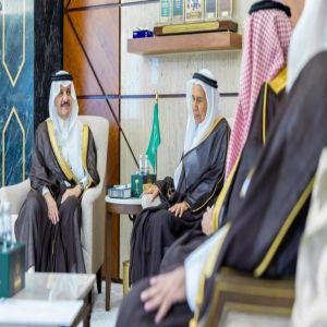 أمير الشرقية يستقبل رئيس مجلس إدارة مؤسسة الدكتور محمد بن حسن الجبر الخيرية