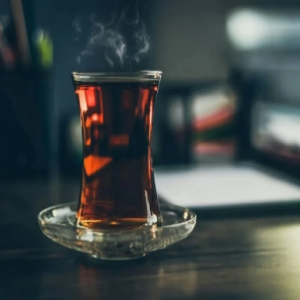 6 أكواب شاي يومياً تعزز صحة الأوعية الدموية والقلب