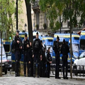 الشرطة الفرنسية توقف 135 شخصاً وتصادر أسلحة في إطار تأمين التظاهرات