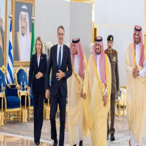 رئيس وزراء الجمهورية الهيلينية يصل الرياض وفي مقدمة مستقبليه نائب أمير المنطقة