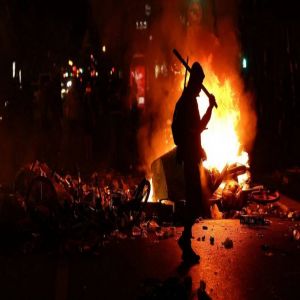 فرنسا.. الشرطة توقف 1435 شخصاً على هامش احتجاجات السبت