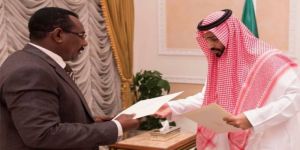 وزير الدفاع يتسلم رسالتين من الرئيس السوداني ويلتقي مسؤولين أمريكياً وماليزياً