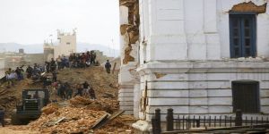 زلزال عنيف يضرب النيبال