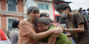 وزير الاعلام النيبالي يتوقع ان حصيلة الضحايا قد تصل الي 4500 شخص