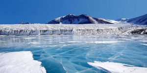 ذوبان سريع لبحيرات جليدية بالقطب الجنوبي يهدد مدناً ساحلية كبرى