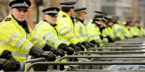 بريطانيا 20 ألف كاميرا بملابس رجال شرطة لندن