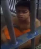 طفل من بورما قبض عليه على الحدود الماليزية فارا من المجازر ضد المسلمين ببورما...استمع لصوت قرآءته للقران